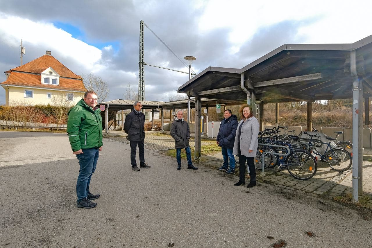 Neue Fahrradstellplätze am Bahnhof Eggmühl